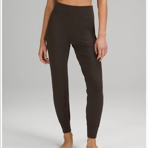 Lululemon black align high rise jogger size 4